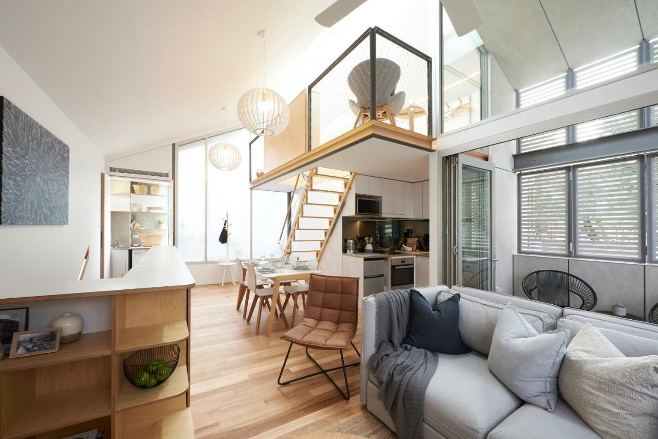 Reuss - A Retreat! * Sydney